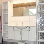 Hébergement de vacances Stunning In With Kitchen *