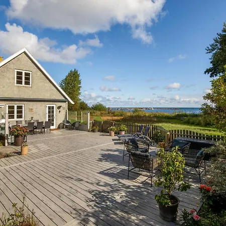 Stunning In With Kitchen Holiday home