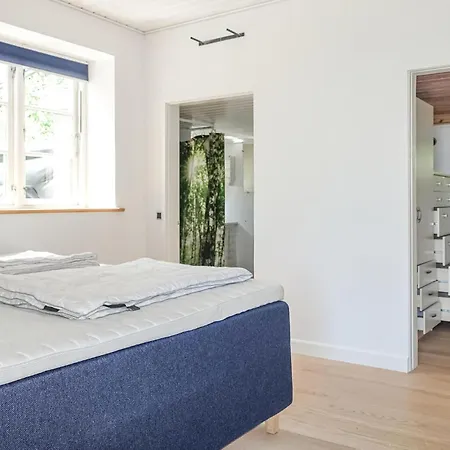 Stunning In With Kitchen Holiday home *