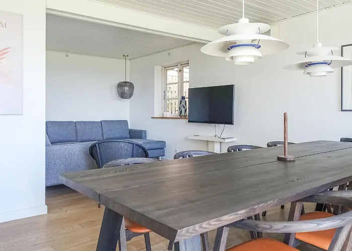 Hébergement de vacances Stunning In With Kitchen *
