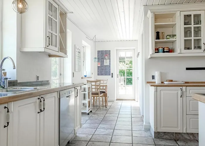 Stunning In With Kitchen